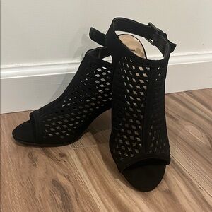 Chic Black Women's Peep-Toe Heels